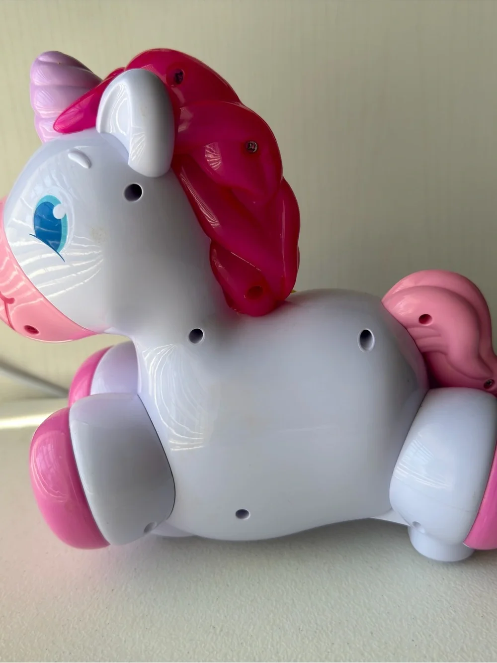 Bright Starts Rock & Glow Unicorn Musical Learning Toy Pink Crawling Babies